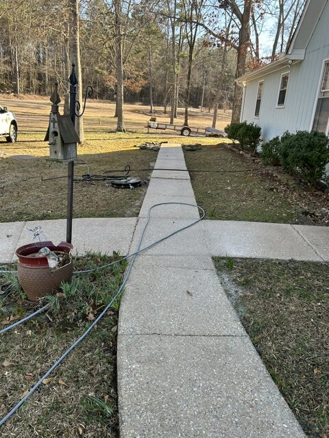 Concrete walkway after cleaning